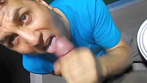 Amateur arab brunette sucking a dick and sucking a dick